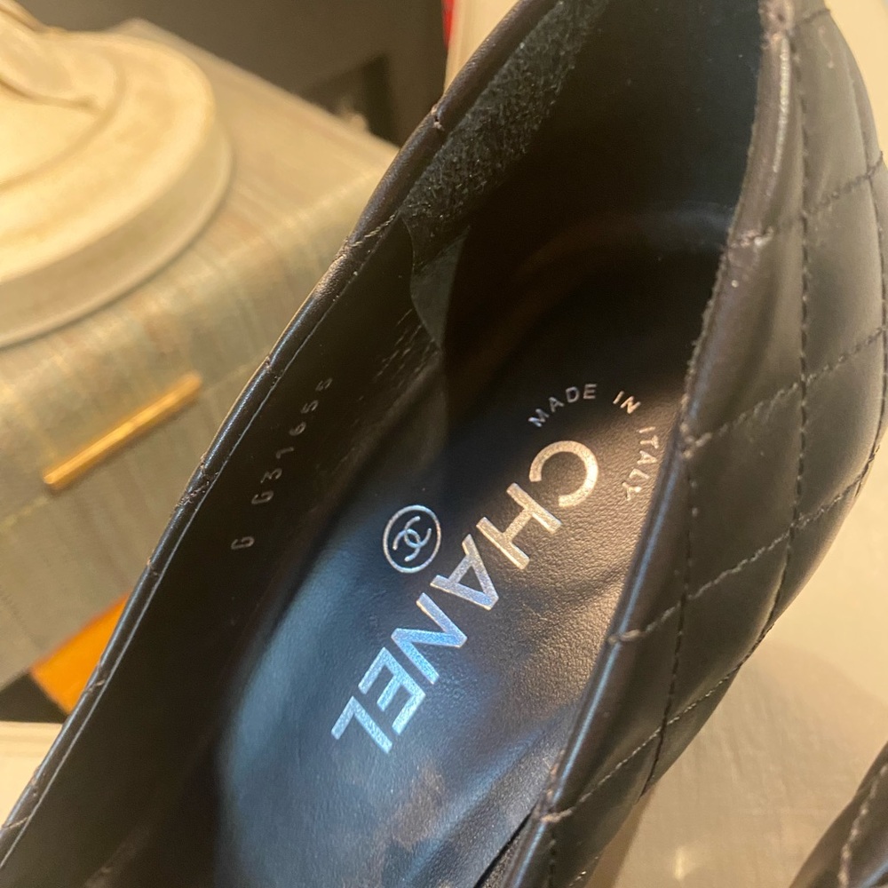 Chanel Black Quilted Women's Heels - Picture 9 of 17
